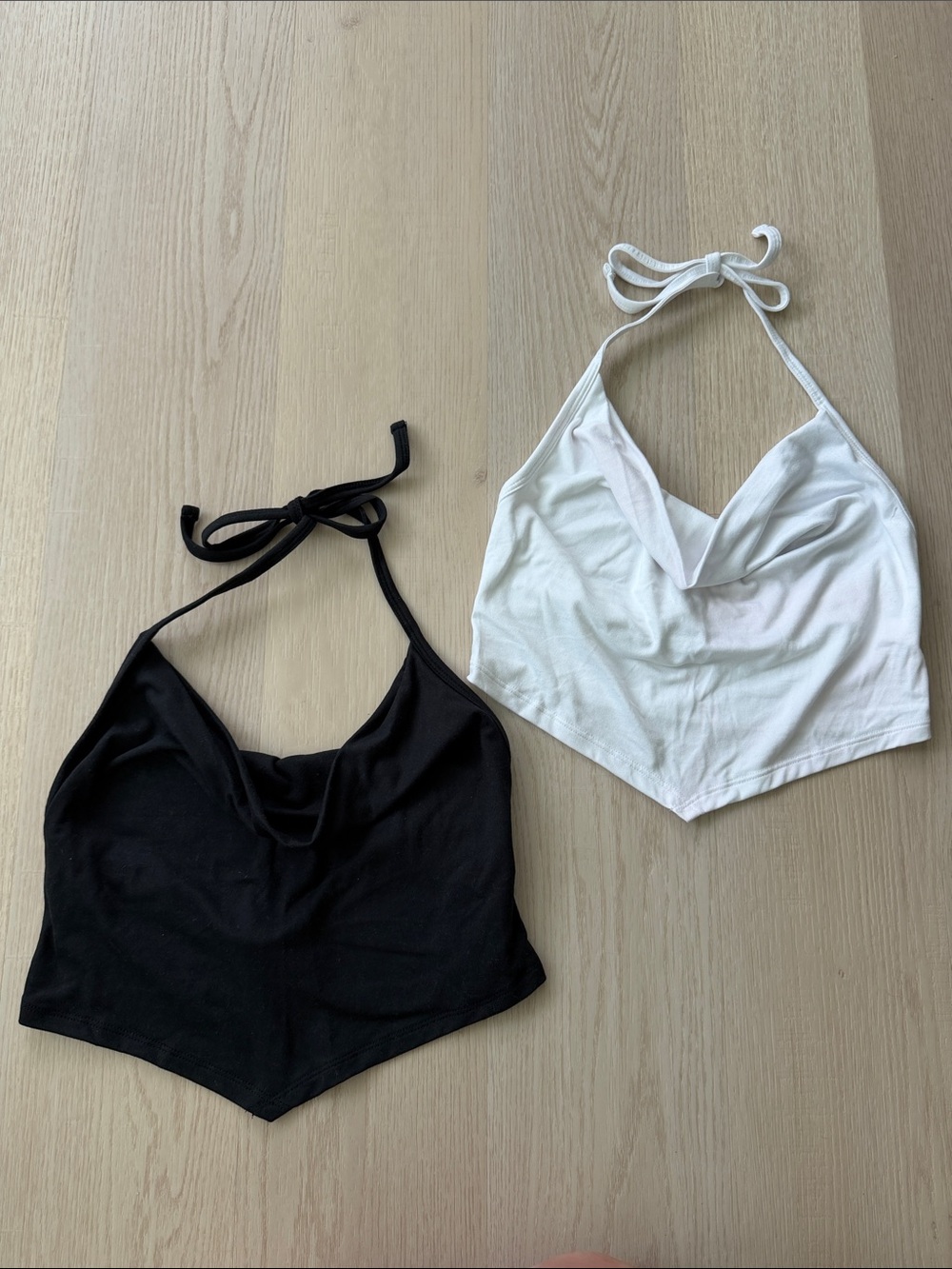 NWOT Set of 2 Hollister Halter Cowl Neck Crop Tops in Black & White - Size XS